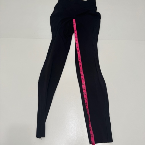 Lululemon black base pace high rise legging 28” size 2 - Picture 10 of 10